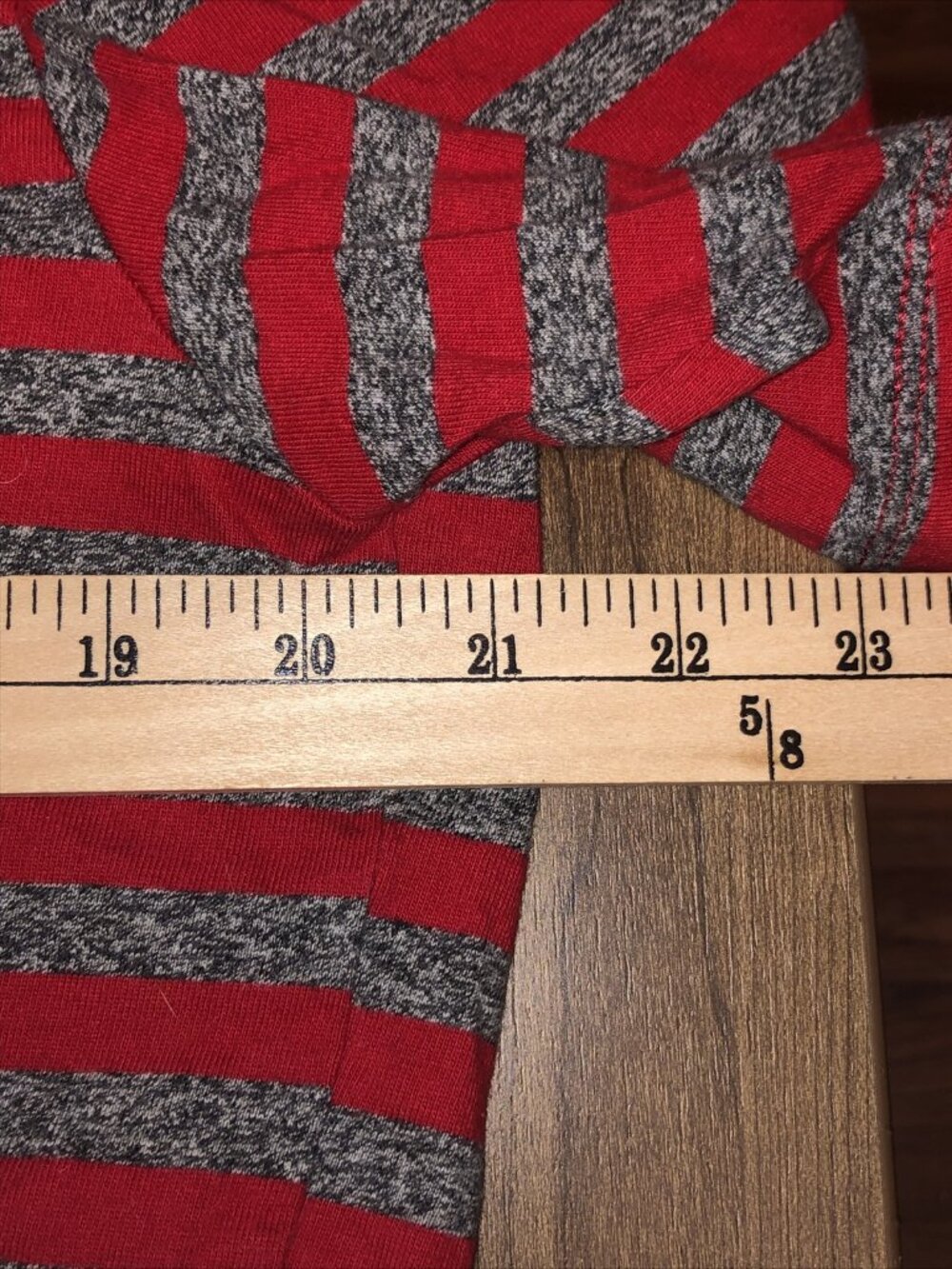 GUESS Originals T-Shirt Medium Red Gray Striped Logo Graphic Short Sleeve Mens - Picture 8 of 10